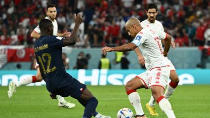 A França foi com time quase todo reserva. A Tunísia aproveitou isso. (Foto: AFP)