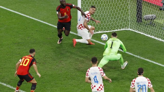 A Bélgica pressionou demais a Croácia, mas a bola não entrou. (Foto: Reuters)