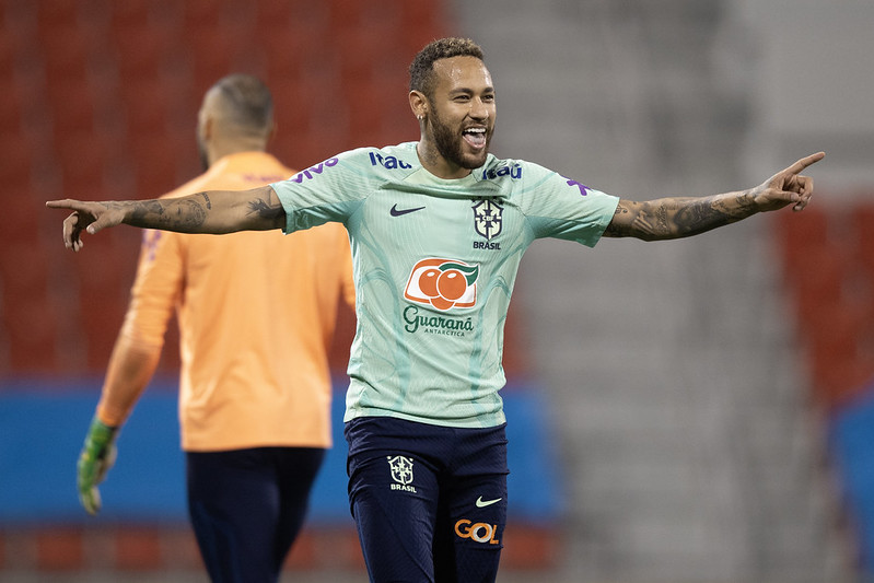 Neymar Jr se sentiu à vontade durante a movimentação. (Foto: Lucas FIgueiredo / CBF)