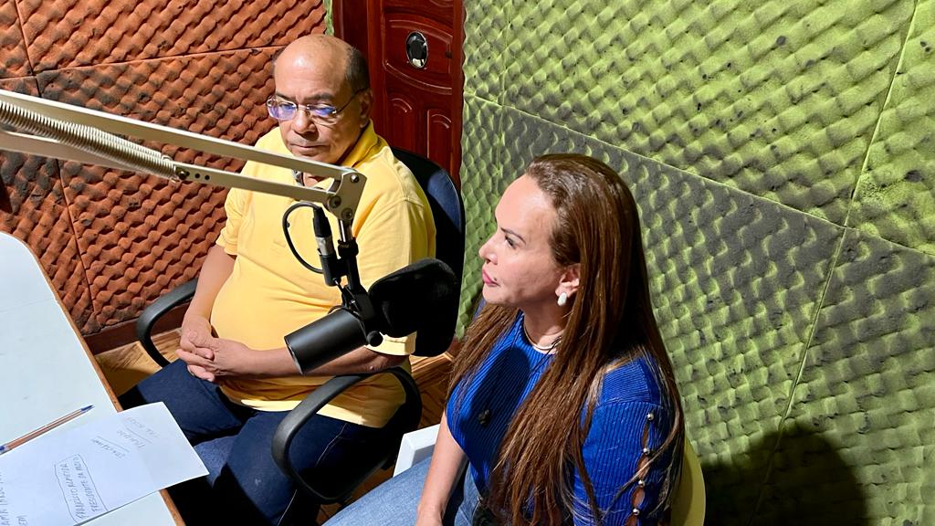 Nilson e Lena Pinto durante entrevista à Rádio Paraíso. (Foto: Mayara Andoke)