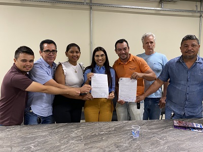 A prefeita Josemira Gadelha assinou a Ordem de Serviço. (Foto: Ascom Canaã do Carajás)