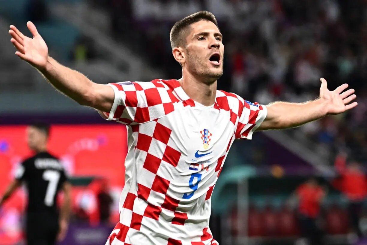 Kramaric foi o nome croata do jogo, marcando dois gols. (Foto: AFP)