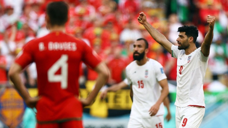 Após duas bolas na trave, Irã vence País de Gales com dois gols nos  acréscimos
