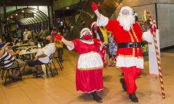 Papai Noel itinerante: Bom Velhinho visita pontos turísticos de Belém